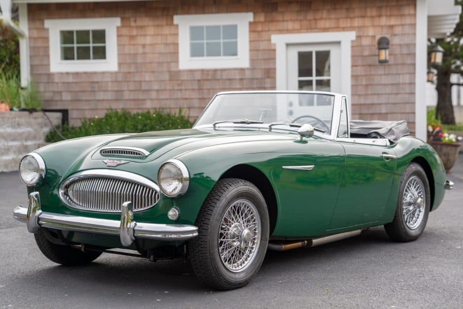1964 Austin-Healey 3000 sold for $32,500