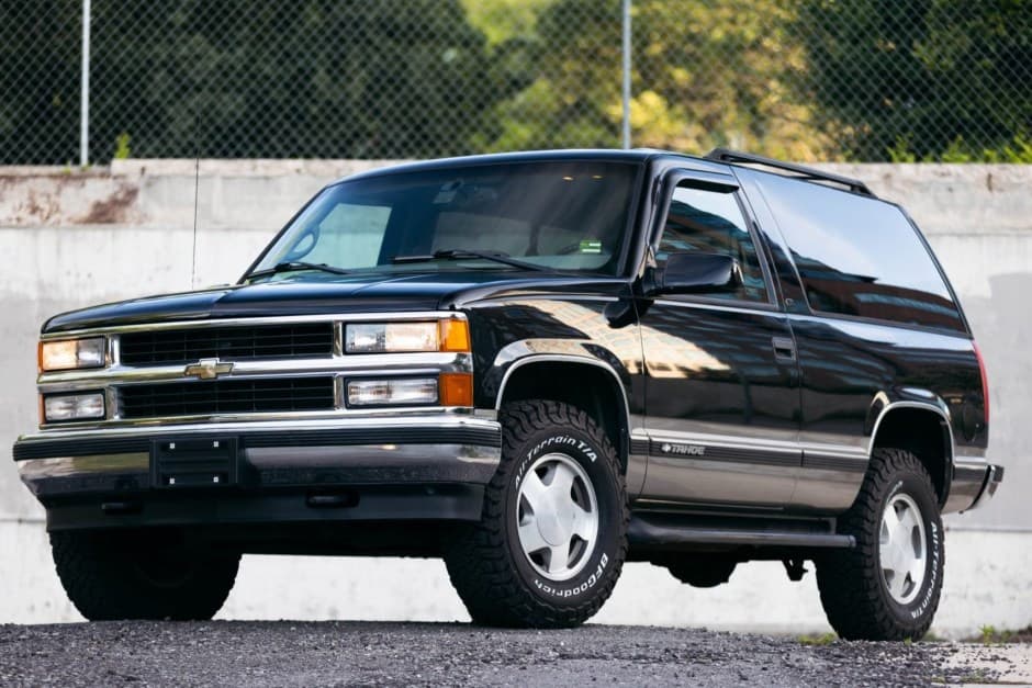 1998 Chevrolet Tahoe GMT400 sold for $18,500