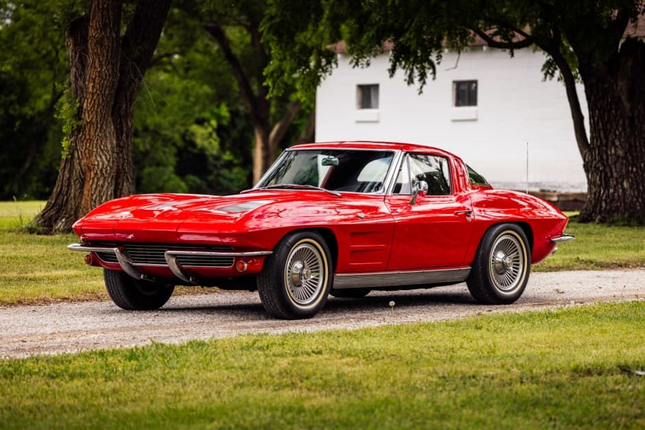 1963 Chevrolet Corvette C2 sold for $115,000