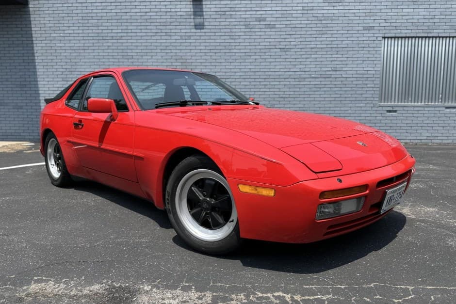 1986 Porsche 944 Turbo sold for $19,250