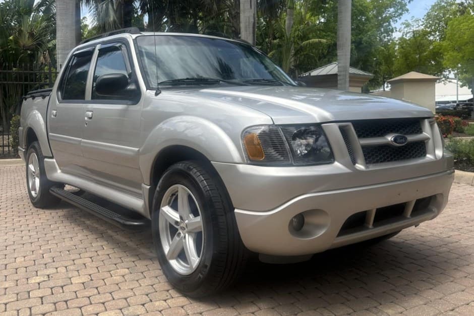 2005 Ford Explorer Sport Trac sold for $11,000