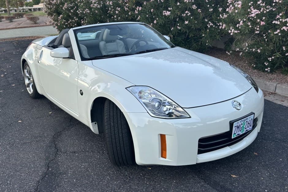 2007 Nissan 350Z sold for $16,850