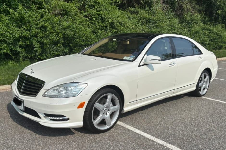 2013 Mercedes-Benz W221 S-Class sold for $17,300
