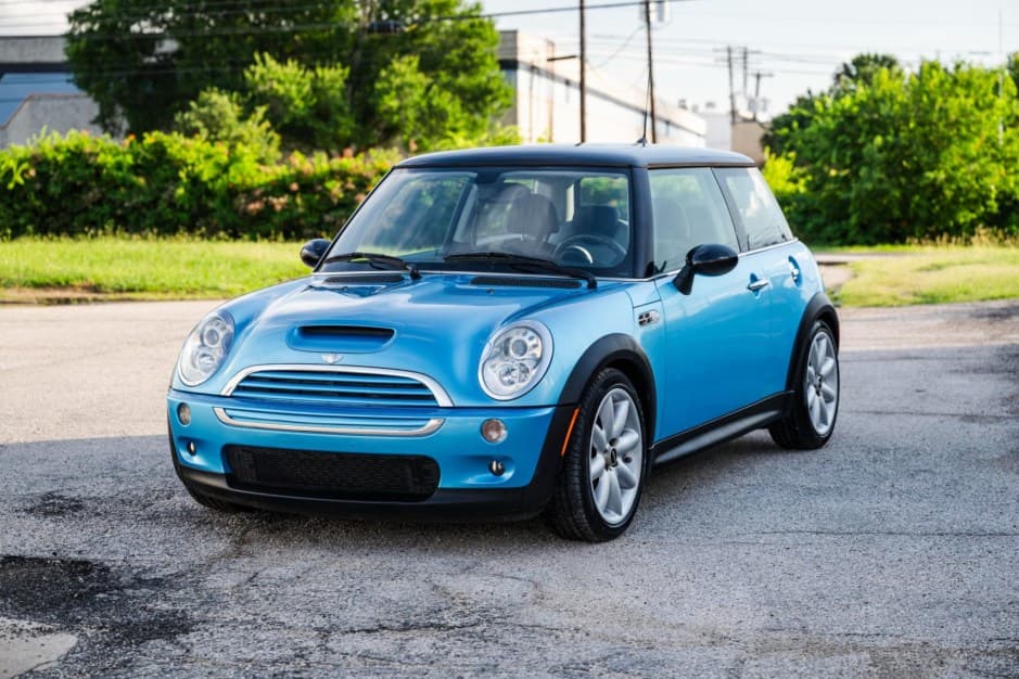 2005 Mini R53 Cooper S sold for $7,999