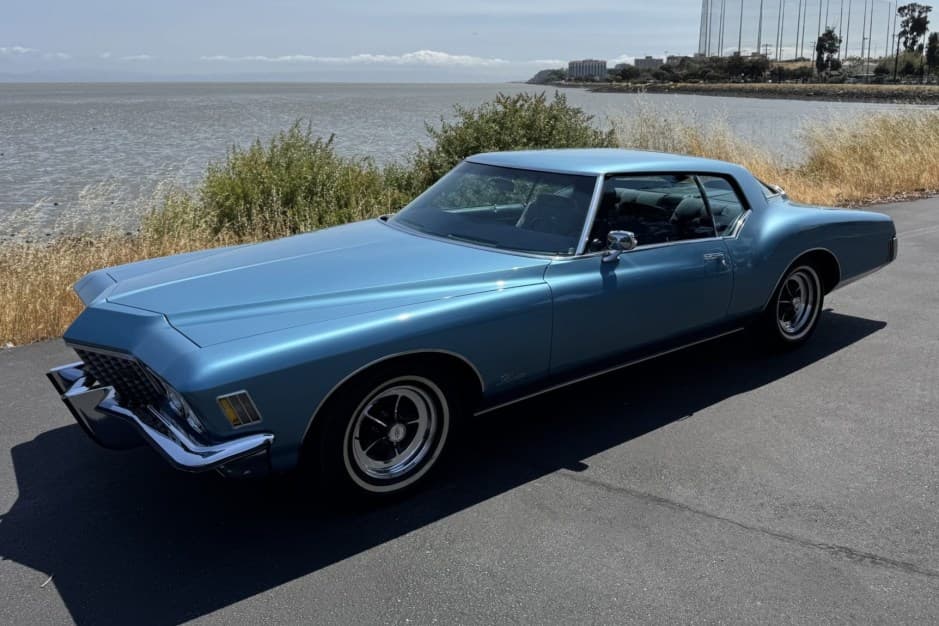 1972 Buick Riviera sold for $19,750