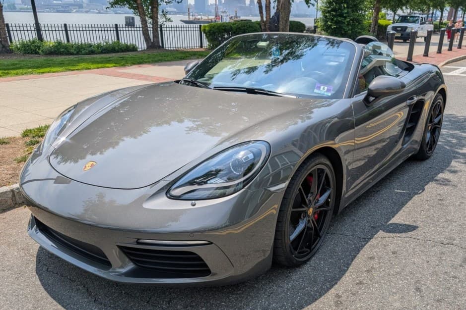2019 Porsche 982 718 Boxster sold for $52,000