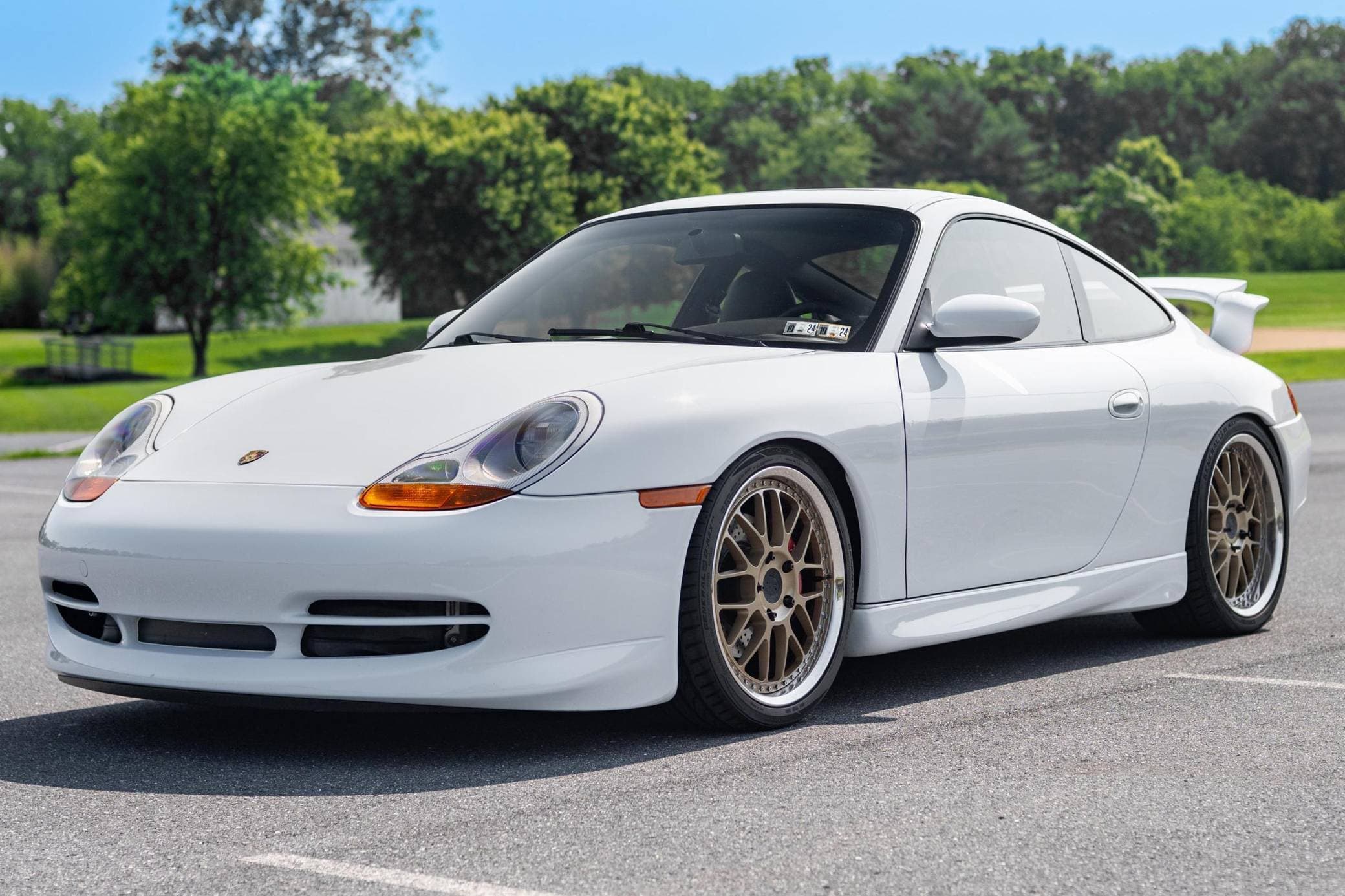 1999 Porsche 996 911 sold for $38,250