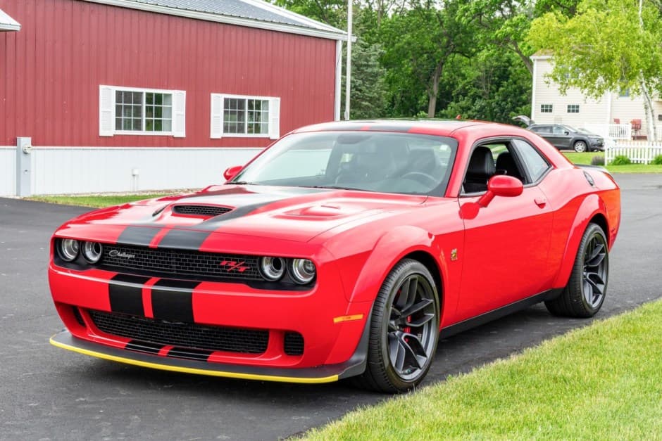2019 Dodge Challenger (non-SRT, 2009-2023) sold for $35,125