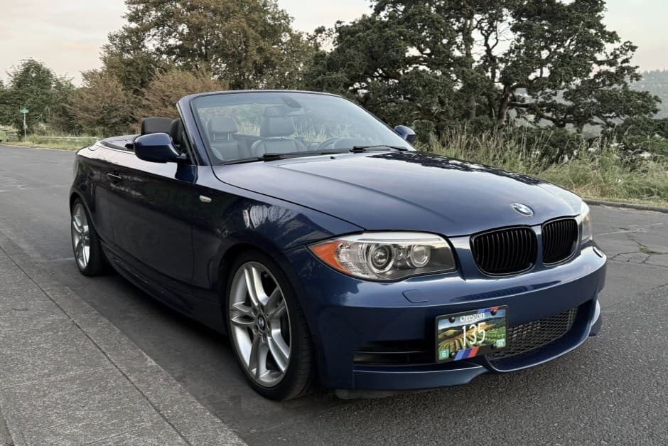 2013 BMW E82/E88 1-Series sold for $17,750