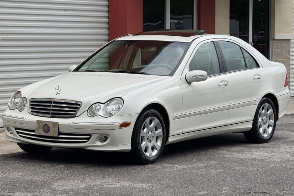 2005 Mercedes-Benz W203 C-Class sold for $9,000