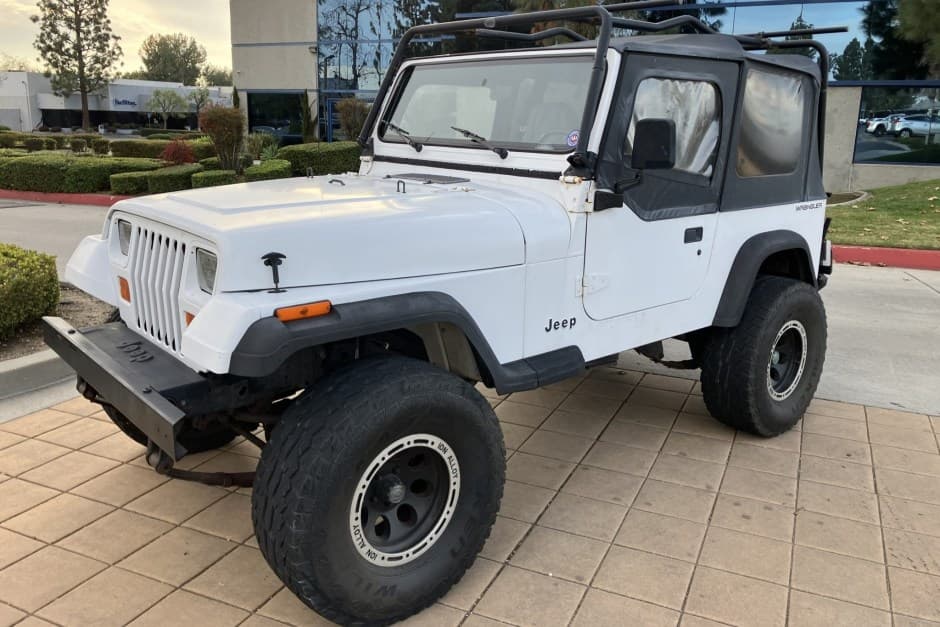 1993 Jeep Wrangler YJ (1987-1995) sold for $5,900