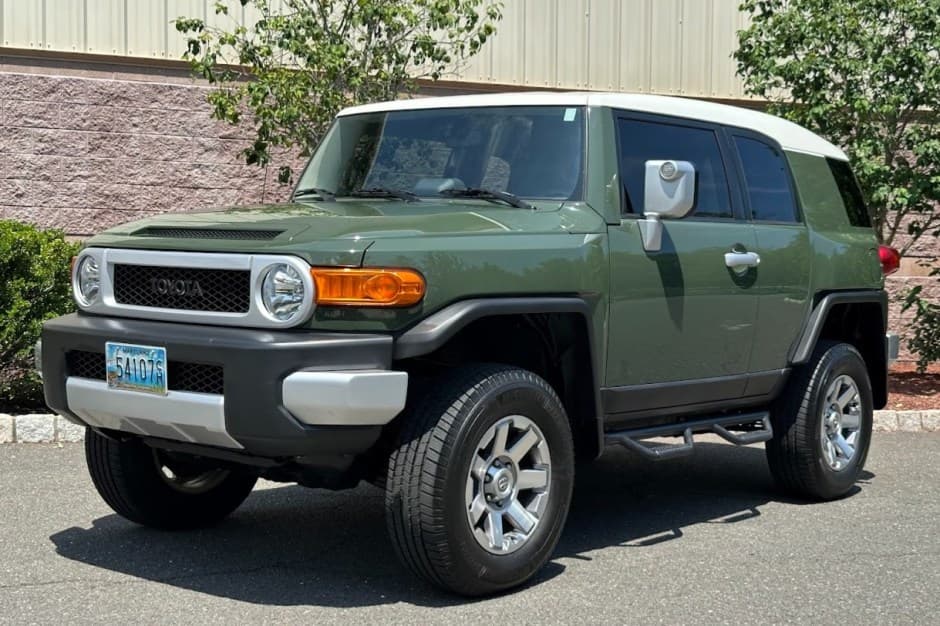 2014 Toyota FJ Cruiser sold for $32,250