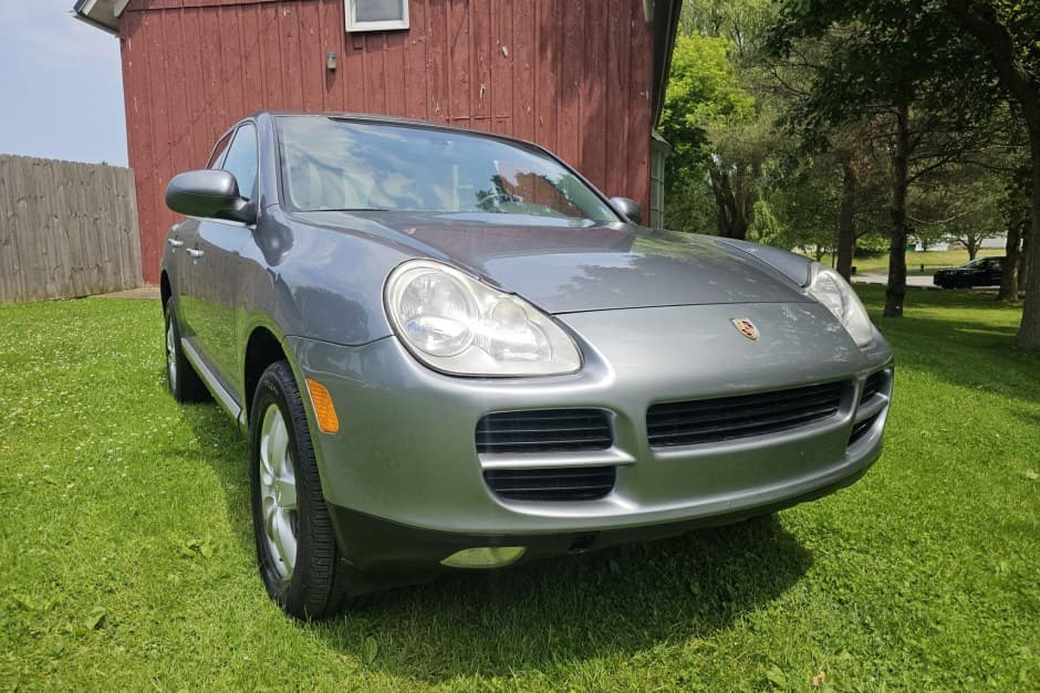 2004 Porsche 955/957 Cayenne (2003-2010) sold for $13,750