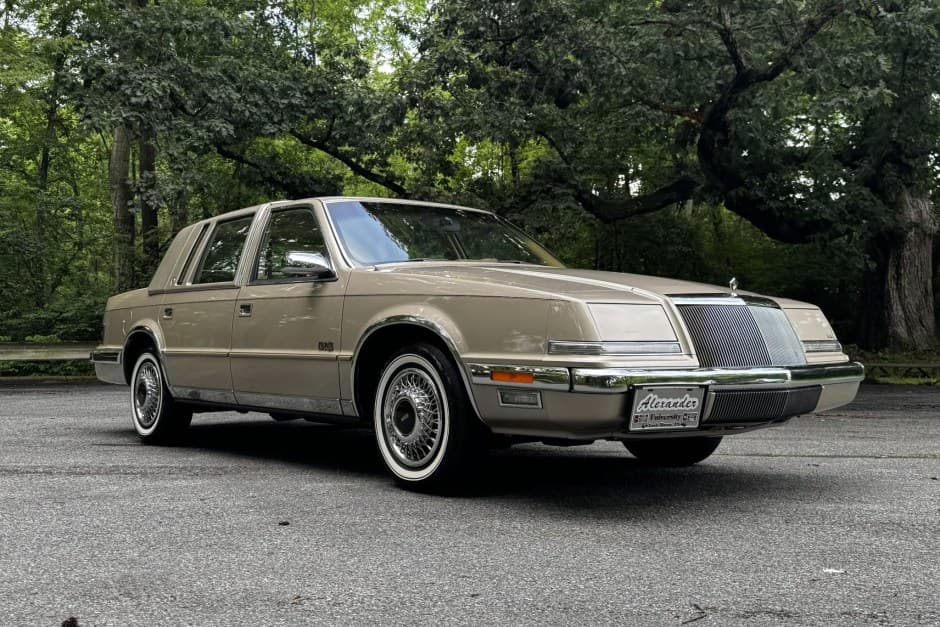 1993 Chrysler Imperial sold for $10,550