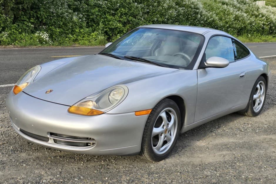 1999 Porsche 996 911 (Non-Turbo/GT2/GT3) sold for $22,000