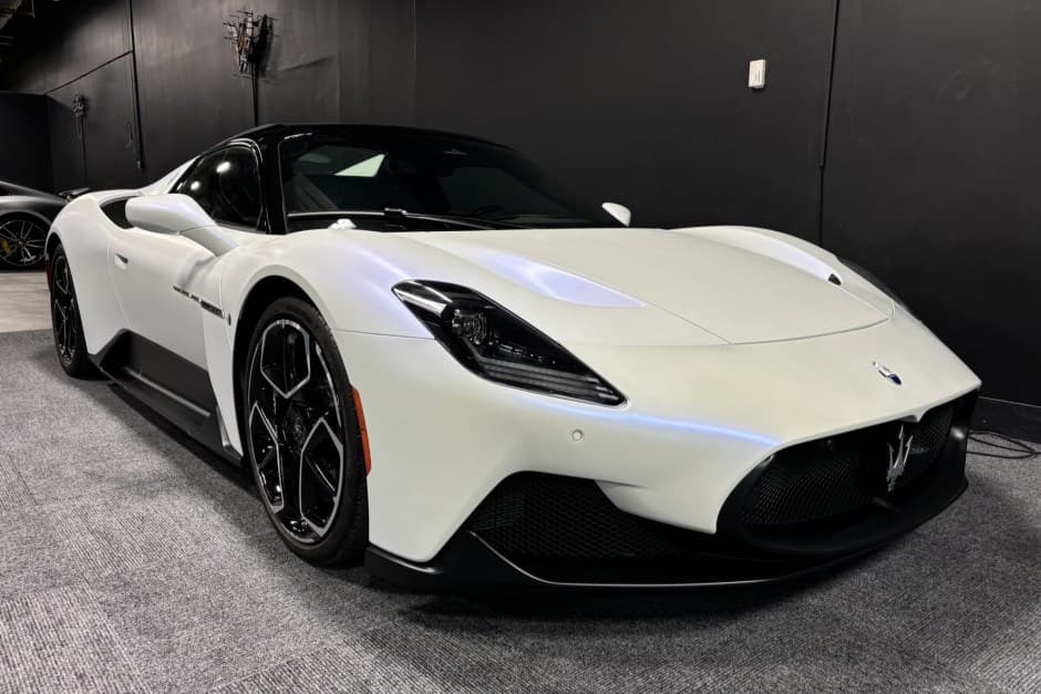 2023 Maserati MC20 sold for $193,100