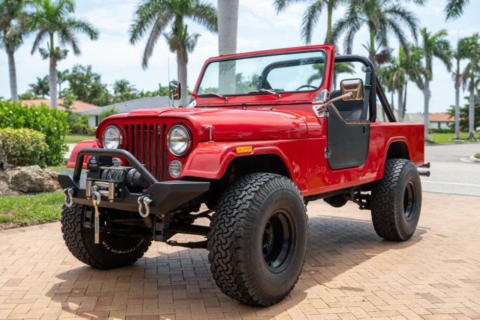 1982 Jeep CJ-8 sold for $17,800