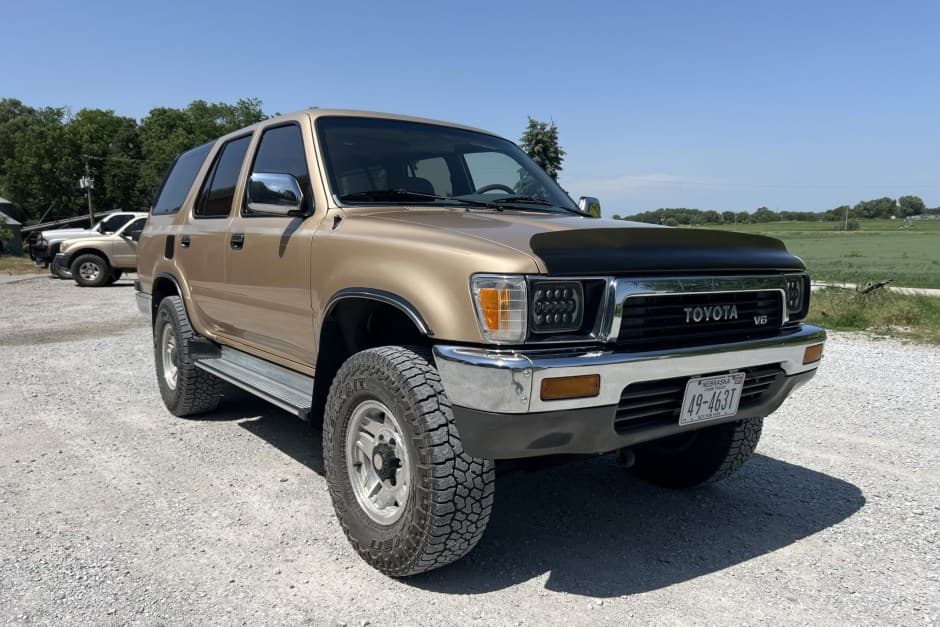 1991 Toyota 4Runner (N120) sold for $10,250