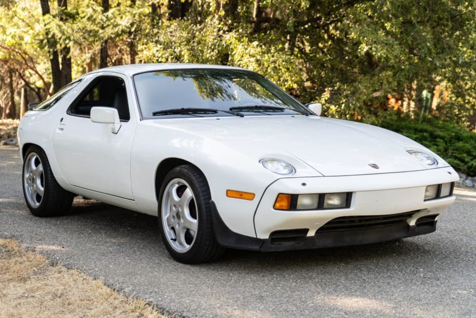1986 Porsche 928 sold for $34,000
