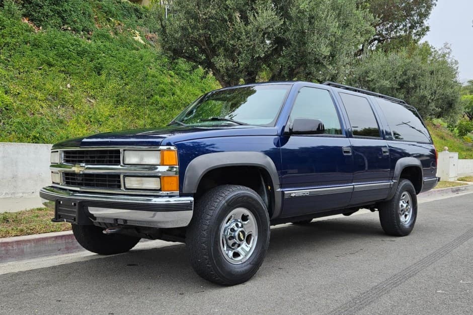 1999 Chevrolet Suburban (GMT400 1992-1999) sold for $18,000