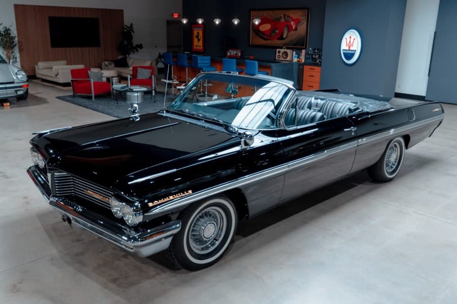 1962 Pontiac Bonneville sold for $91,000