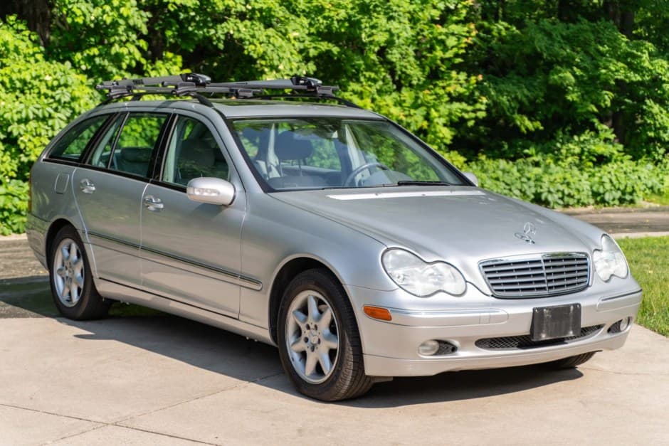 2004 Mercedes-Benz W203 C-Class sold for $5,000