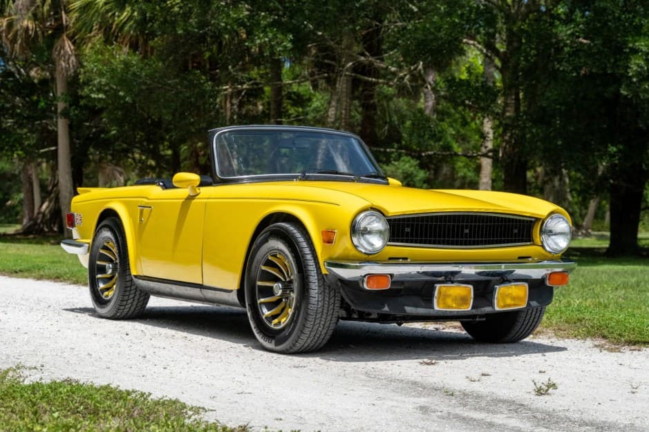 1976 Triumph TR6 sold for $9,700