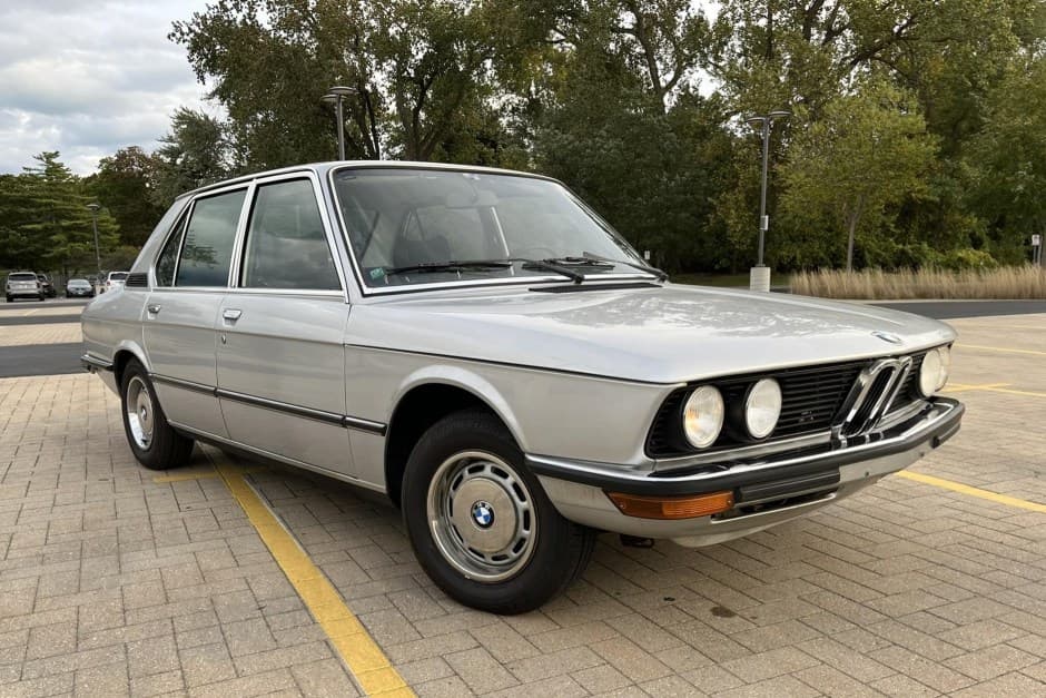 1975 BMW E12 5-Series sold for $18,000