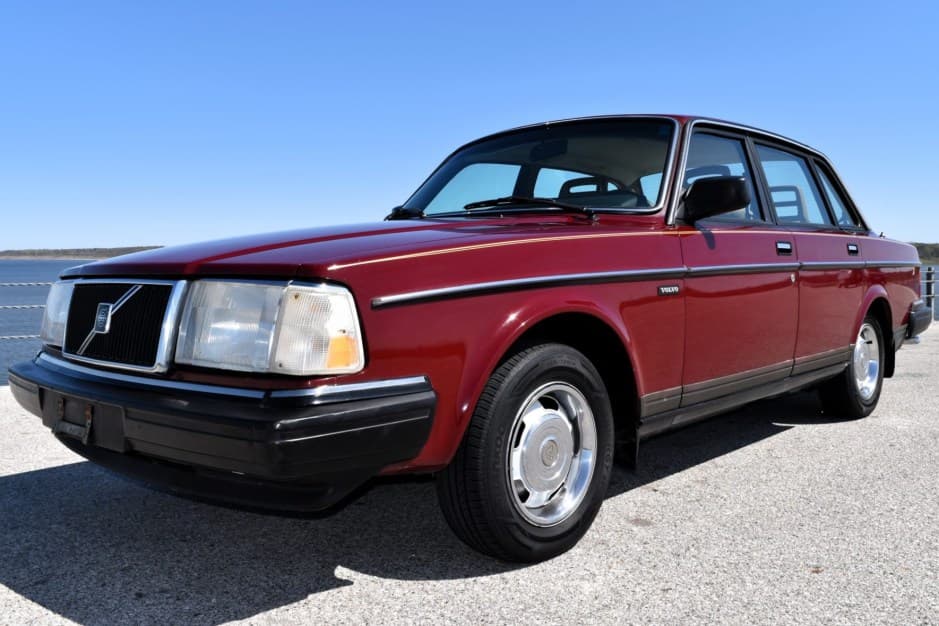 1989 Volvo 240 sold for $8,950
