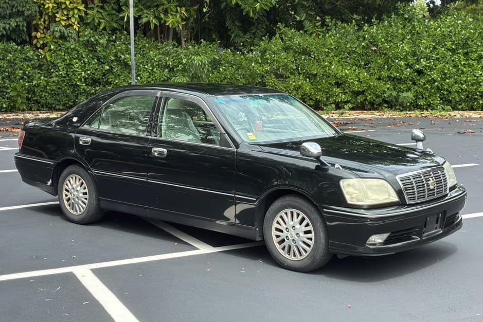 1999 Toyota Crown sold for $6,200