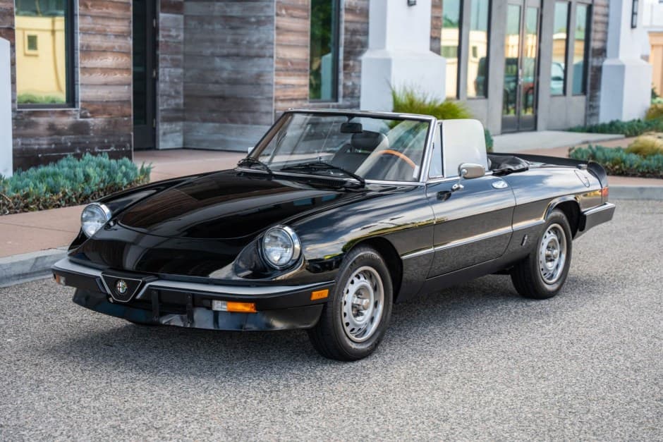 1985 Alfa Romeo 105/115 Spider Series 3 sold for $8,300