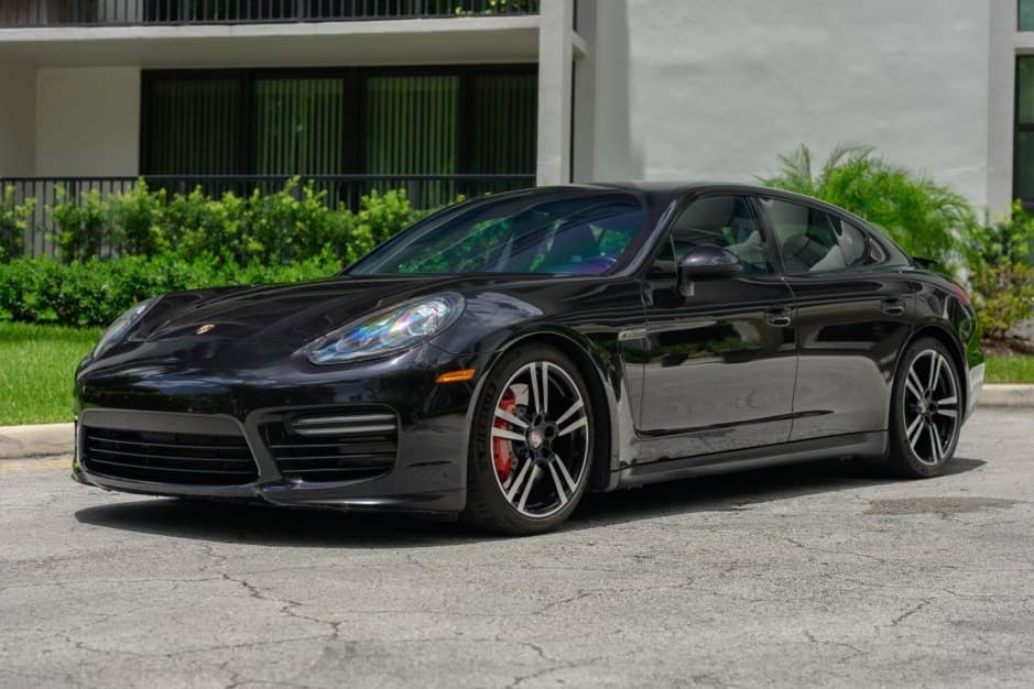 2014 Porsche Panamera sold for $37,000