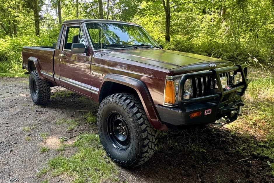 1987 Jeep Pickup sold for $11,500