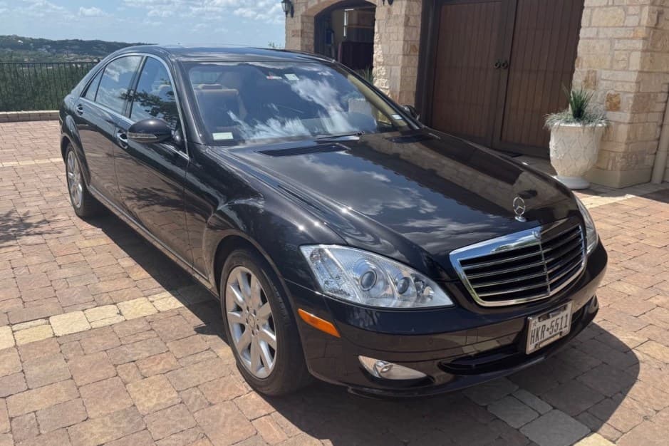 2008 Mercedes-Benz W221 S-Class sold for $23,750