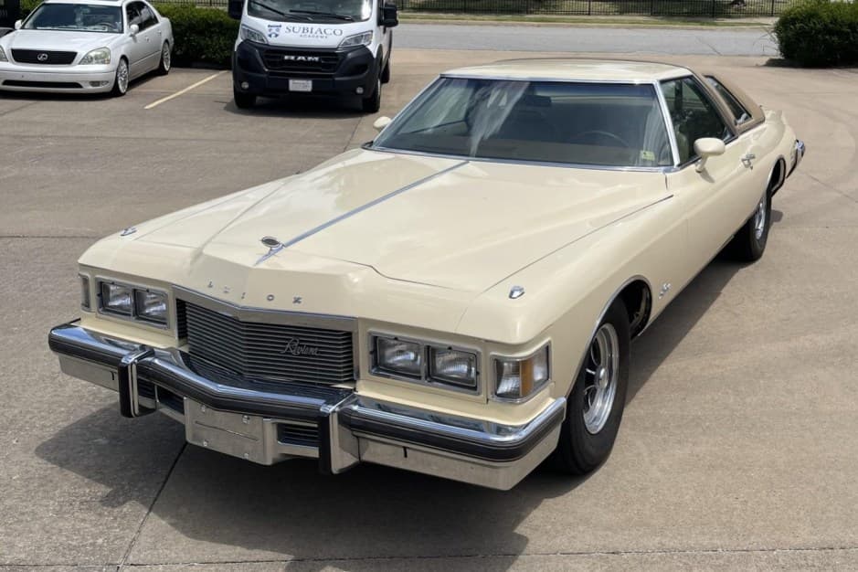 1976 Buick Riviera sold for $4,601