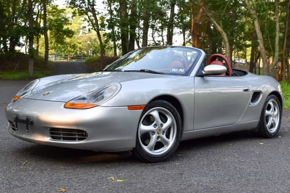 1999 Porsche 986 Boxster sold for $8,400