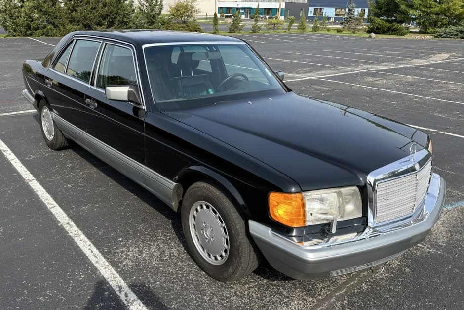 1987 Mercedes-Benz W126 S-Class sold for $3,550
