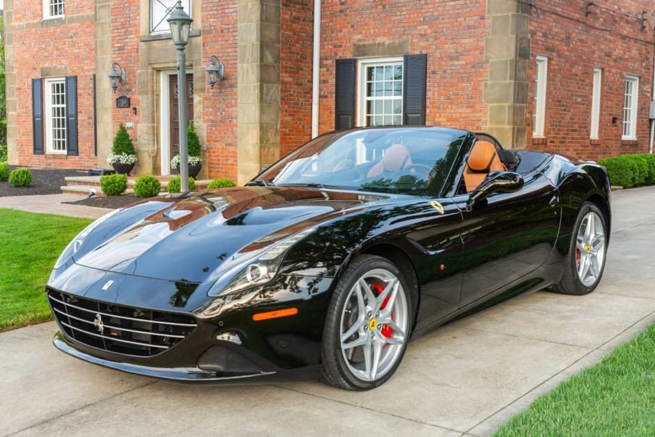 2015 Ferrari California sold for $132,000