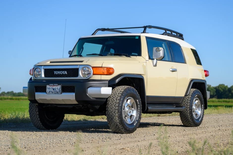 2008 Toyota FJ Cruiser sold for $10,250