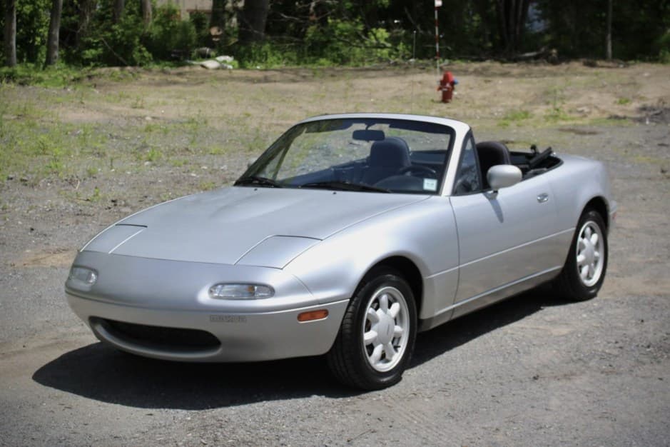 1992 Mazda NA MX-5 Miata sold for $8,200