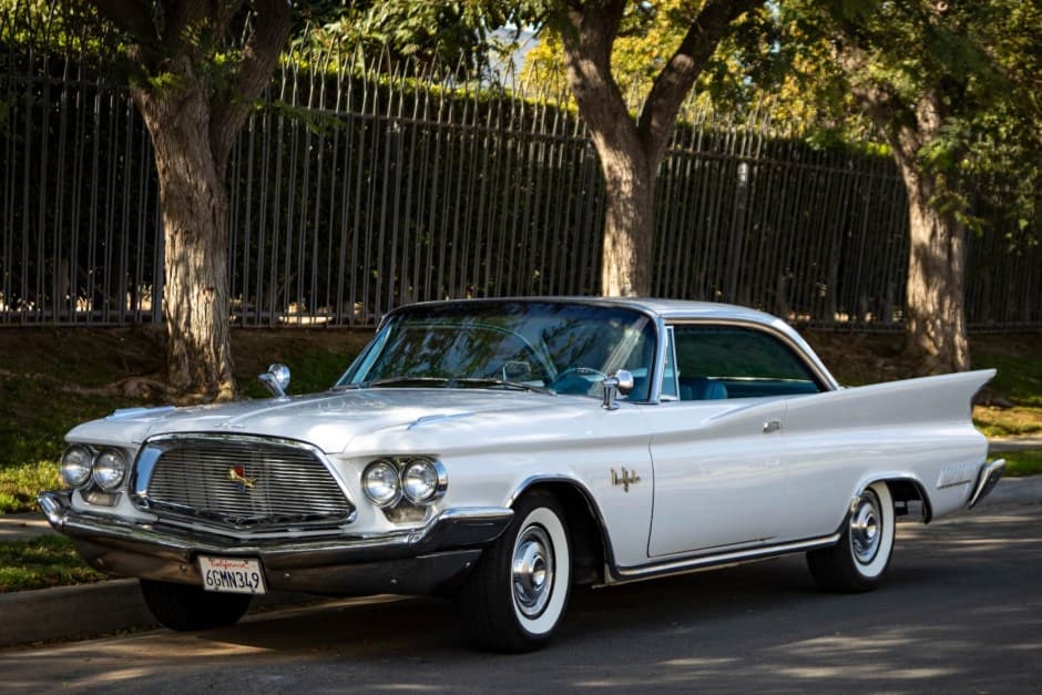 1960 Chrysler New Yorker sold for $62,250