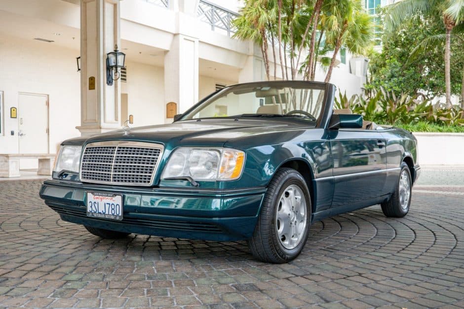 1995 Mercedes-Benz W124 E-Class sold for $21,000