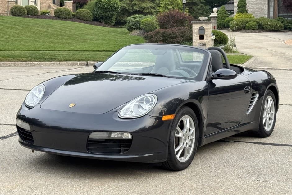 2006 Porsche 987 Boxster sold for $16,600