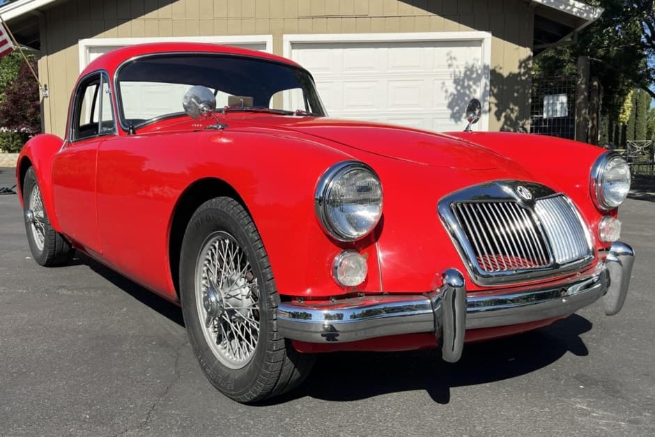 1960 MG MGA sold for $15,250