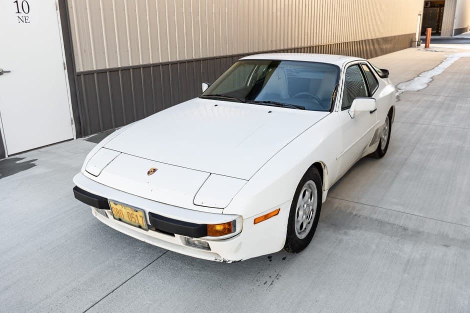 1987 Porsche 944 sold for $9,000