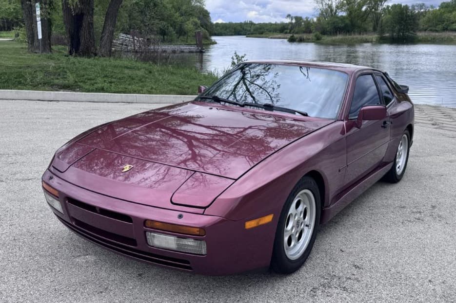 1986 Porsche 944 Turbo sold for $15,750