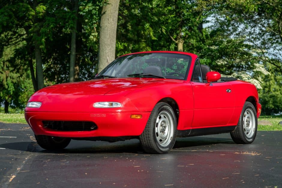 1990 Mazda NA MX-5 Miata sold for $9,200