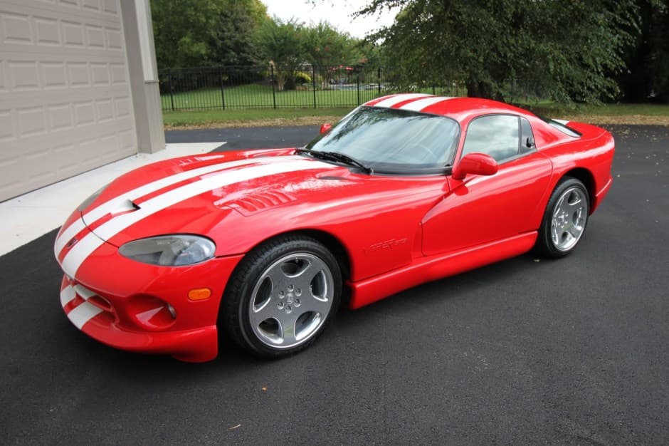 2002 Dodge Viper SR II (1996-2002) sold for $73,500