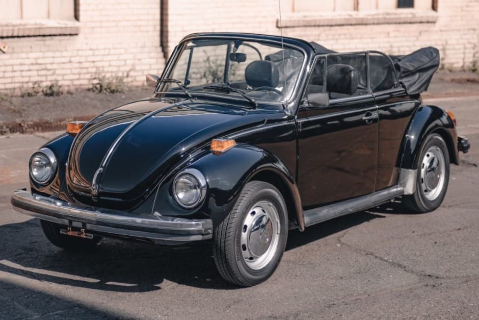 1977 Volkswagen Super Beetle sold for $6,800