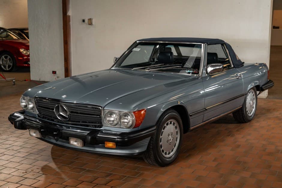1986 Mercedes-Benz R107 SL sold for $25,250